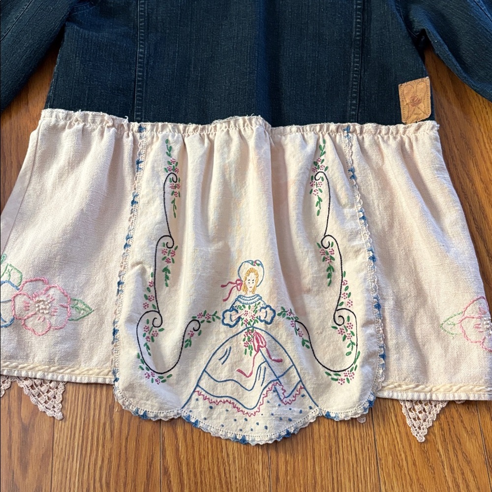 EMBROIDERY & LACE DENIM JEAN JACKET - Picture 3 of 8